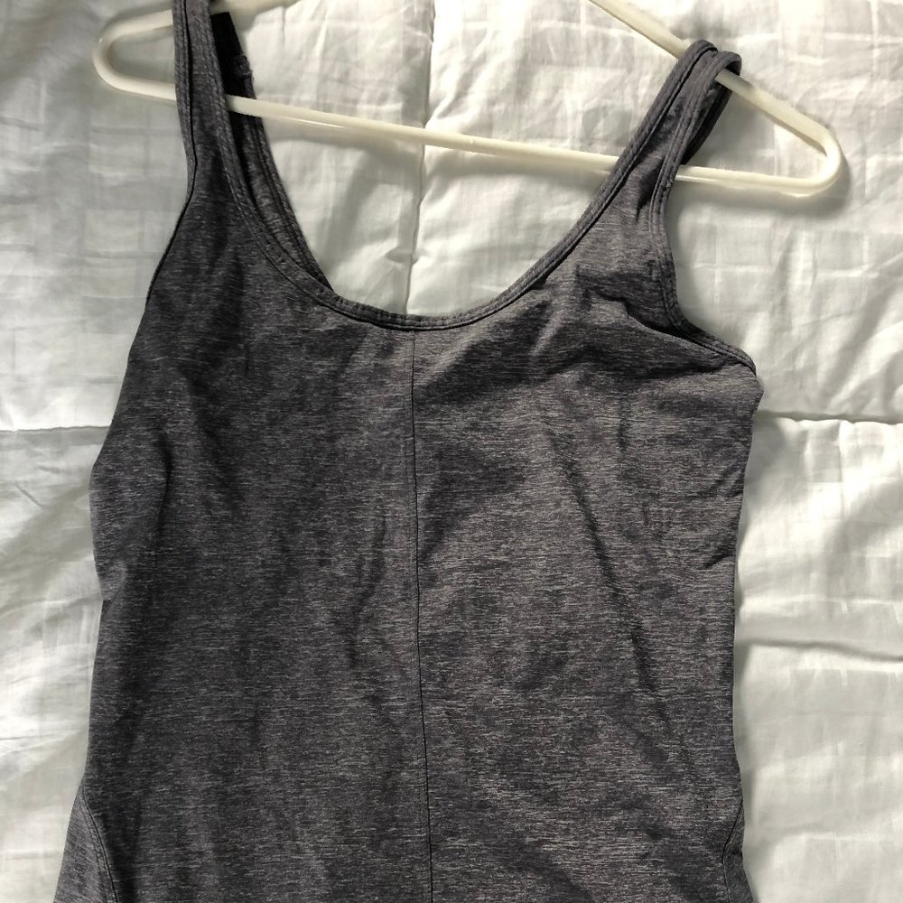 Lululemon workout top